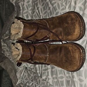 Ugg Fleece Lined Cove Toast Brown Lace Boots
